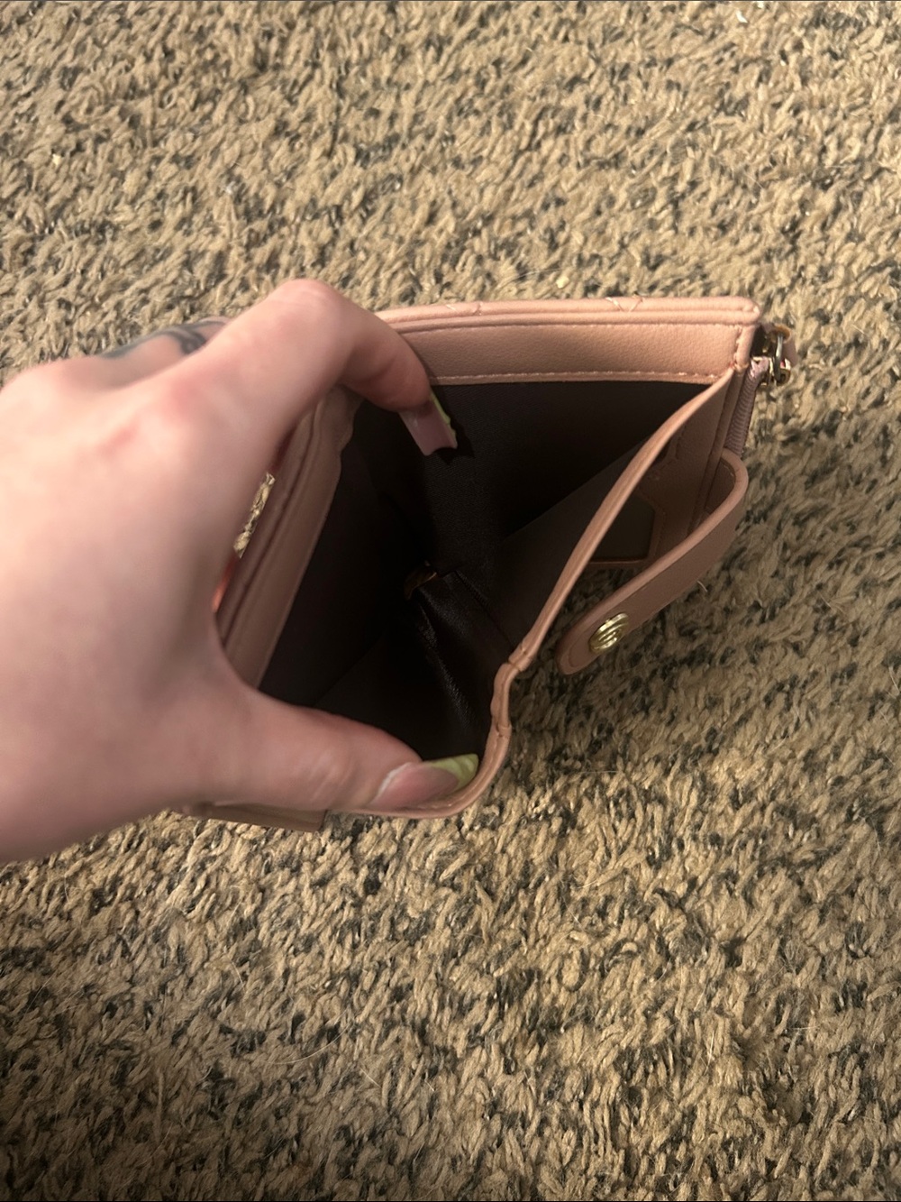Compact Quilted Wallet - Picture 5 of 6